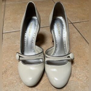 vintage bcbg pumps